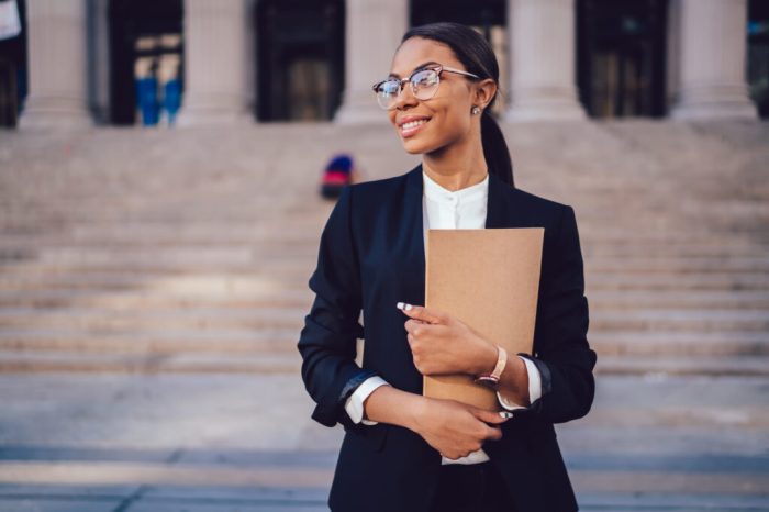 How to dress for work with style