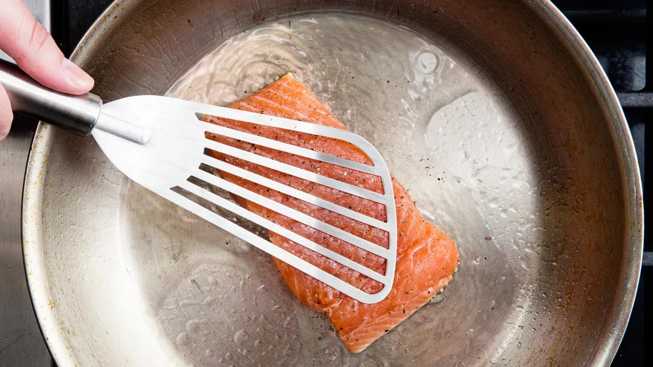 How to cook restaurant style salmon