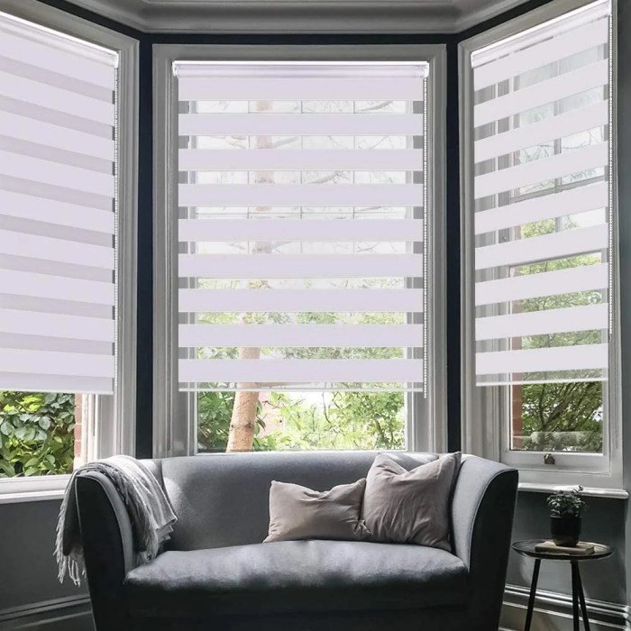 How to decorate windows that have horizontal blinds