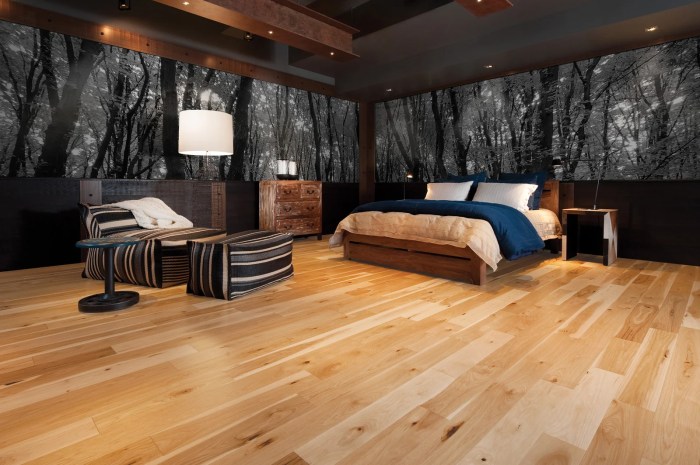 How to decorate an entirely wood room