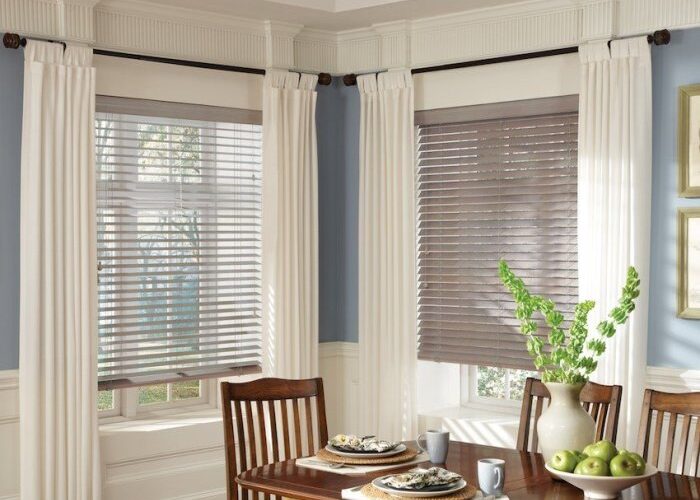 How to decorate windows that have horizontal blinds